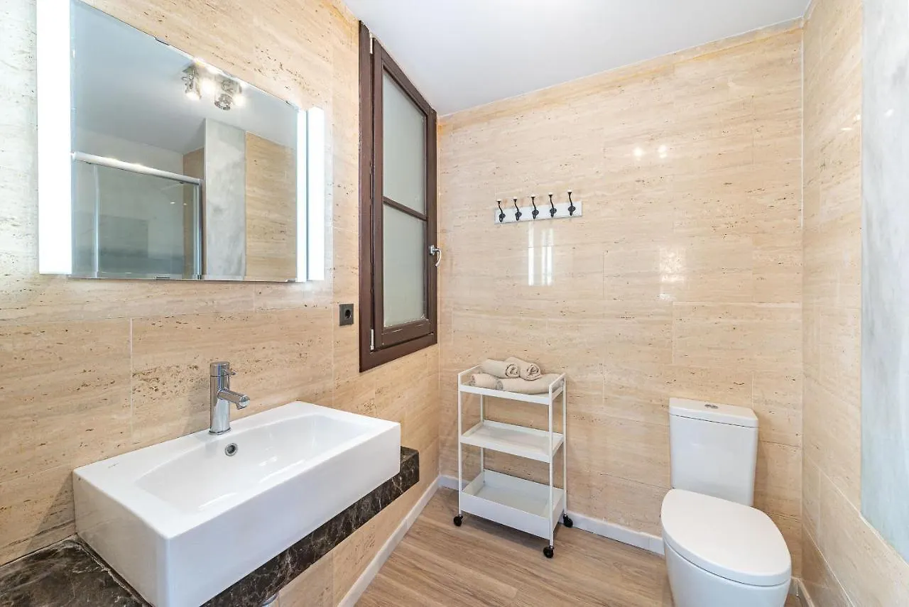Dona Elvira. Las Terrazas Malaga Apartment